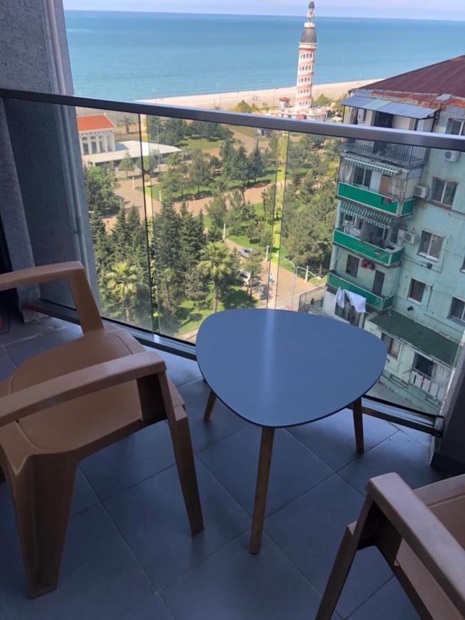 Apartamento Batumi Orbi Sea Tawer Exterior foto