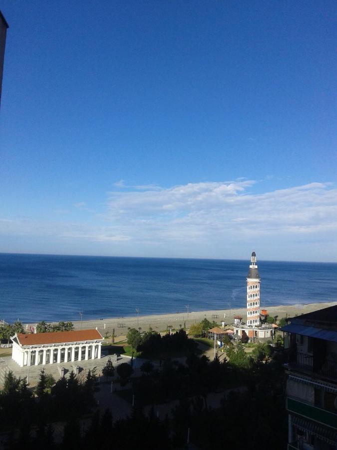 Apartamento Batumi Orbi Sea Tawer Exterior foto