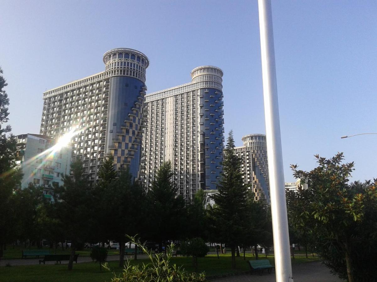 Apartamento Batumi Orbi Sea Tawer Exterior foto